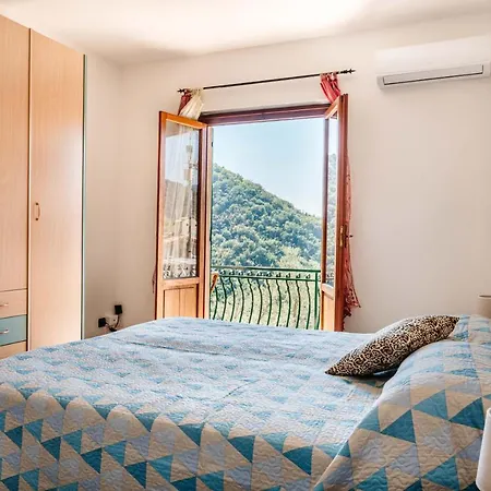 Hébergement de vacances Turri House--- Wifi -garden-parking -balcony
